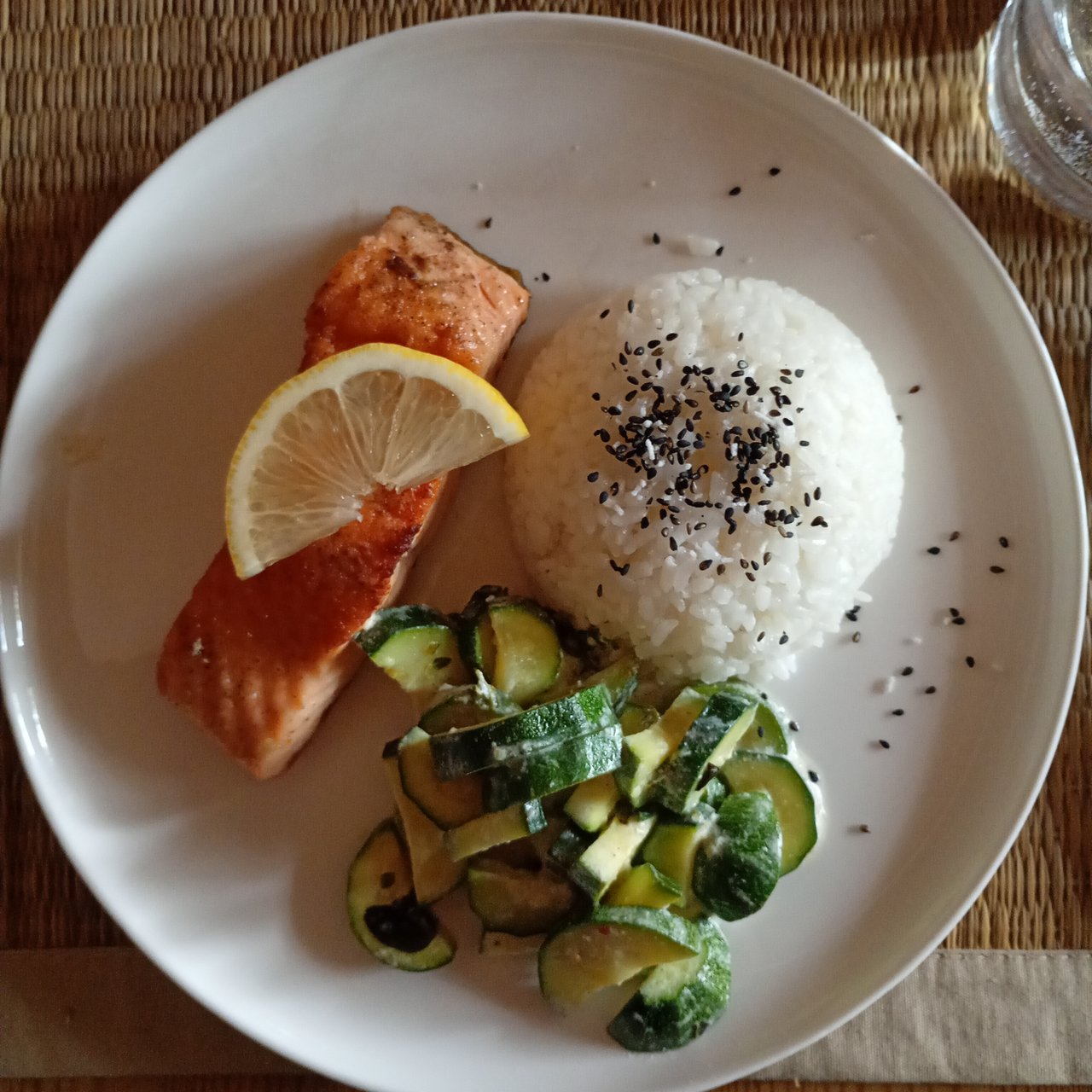 ドイツの鮭と米はどんな味？