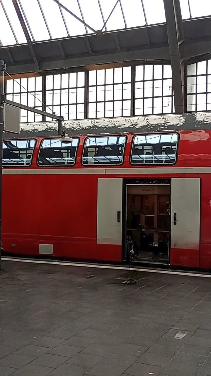 二階だての電車